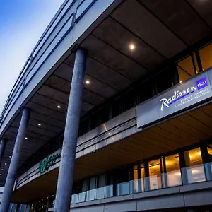 Radisson Blu Airport Terminal מלון