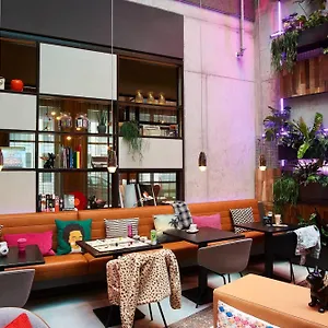 Hotel Moxy Brussels Center ****
